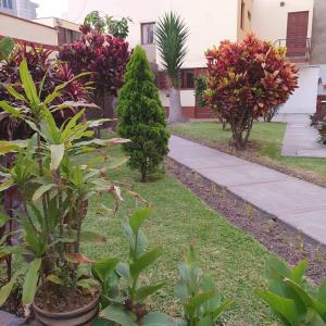 Jardín al aire libre en Sori Apartments