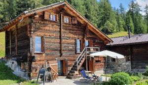 Galeriebild der Unterkunft Chalet Biene - Swiss Alp Chalet with Sauna and Jacuzzi in Ulrichen