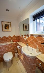 Gallery image of Surlingham Lodge Cottages in Norwich