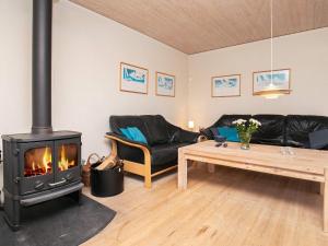 Posezení v ubytování 6 person holiday home in Fjerritslev