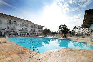 The swimming pool at or close to San Raphael Country Hotel