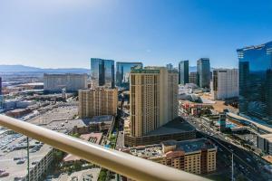Signature Suites by Voyargo Strip View Studio 0619
