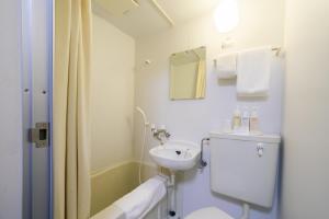 Tabist Hotel Daimu Minami-Souma的一间浴室