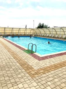Mini-Hotel Morskoi rif游泳池或附近泳池