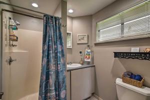 Gallery image of Hilo Couples Retreat about 6 Miles to Honolii Beach! in Hilo