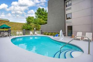 The swimming pool at or close to La Quinta Inn by Wyndham Roanoke Salem