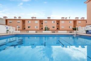 Bazén v ubytování Apartamento junto al Mar nebo v jeho okolí