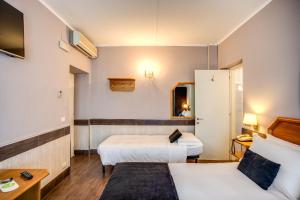 TV a/nebo společenská místnost v ubytování Hotel San Valentino + 70 fotografií