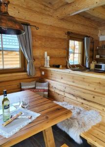 Nápoje v ubytování Almzauber Chalets - Haus Enzian inkl Infrarotliegen