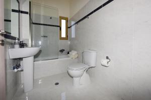 A bathroom at Stelia Luxury apartments