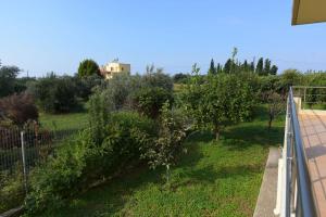 A garden outside Stelia Luxury apartments