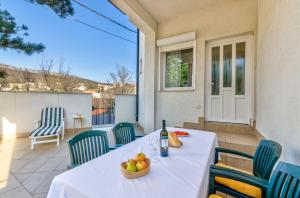 Un balcon sau o terasă la Seaside Guesthouse by JR City Apartments