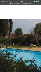 The swimming pool at or close to Villa Giovanna