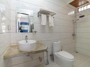 A bathroom at Quicksand Rasdhoo