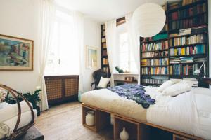 A bed or beds in a room at Villa Giovanna