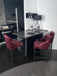 Zdjęcie z galerii obiektu Family & Business Sauna Apartments Klonowa nad Zalewem, Unikat SPA - 2 Bedroom with Private Sauna, Jacuzzi, Air Conditioning, Garage - The Highest Standard! w Kielcach