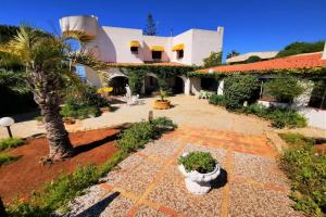 Κήπος έξω από το Villa Adriana - Xenia Sicily Villas