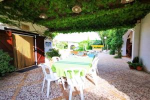 Κήπος έξω από το Villa Adriana - Xenia Sicily Villas