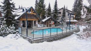 Foto da galeria de Attractive Townhouse in Whistler Village with Hot Tub em Whistler