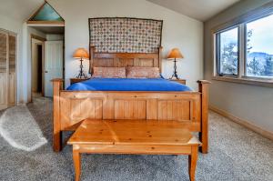 Cama o camas de una habitación en Four-Bedroom Pineview Haus