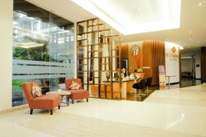 Posezení v ubytování Harmoni Hotel Garut + 37 fotografií
