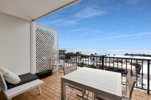 Balkón nebo terasa v ubytování Ocean View 16A Studio Pool & Spa Wi-Fi
