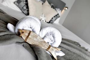 Postel nebo postele na pokoji v ubytování Ocean View 16A Studio Pool & Spa Wi-Fi