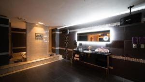 Koupelna v ubytování I-more Motel + 37 fotografií