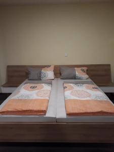 En eller flere senge i et værelse på Schoppenstube May