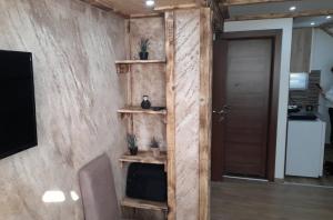 Kuchnia lub aneks kuchenny w obiekcie Apartmani MILOSAVLJEVIĆ Divčibare