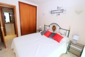 Posteľ alebo postele v izbe v ubytovaní Thalassa 2-4 - Piso precioso a 50 m de la playa