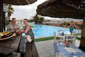 Bazén v ubytování Clara Resort nebo v jeho okolí