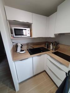 Galeriebild der Unterkunft Appartement Sainte-Maxime, plage de la Nartelle in Sainte-Maxime + 32 Fotos