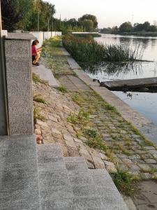 Výhľad na rieku v blízkosti kempingu