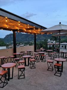 Restorāns vai citas vietas, kur ieturēt maltīti, naktsmītnē Artesanos 11 by Rotamundos