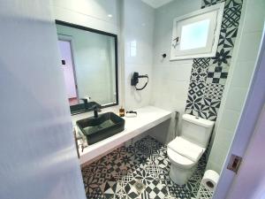 Koupelna v ubytování Paleros View Inn