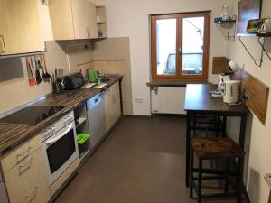 Küche/Küchenzeile in der Unterkunft Ferienwohnung Tom