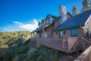 a house on the side of a hill at Tucker Peak Lodge in Julian