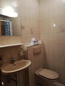 Kylpyhuone majoituspaikassa Haus Alpengruss