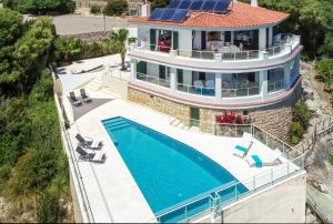 Bazén v ubytování Villa Paraiso D14 nebo v jeho okolí