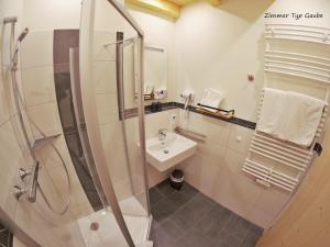 Koupelna v ubytování Gästehaus Siegllehen + 28 fotografií