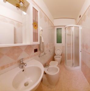 Koupelna v ubytování Hotel Trevi