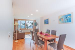 Posedenie v ubytovaní Apart-rent Apartament Av Rhode 2006