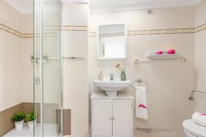 Kúpeľňa v ubytovaní Apart-rent Apartament Av Rhode 2006