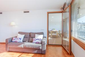 Posedenie v ubytovaní Apart-rent Apartament Av Rhode 2006