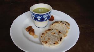 Đồ ăn tại/gần nhà khách
