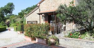 Aed väljaspool majutusasutust Agriturismo Poggio de Papi