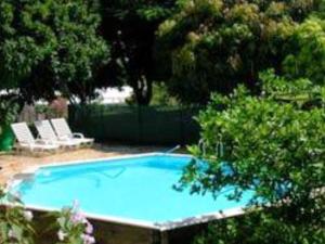 Bazén v ubytování Maison cosy à Sainte-Luce avec piscine partagée nebo v jeho okolí + 5 fotografií