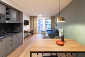 O bucătărie sau chicinetă la Brera Serviced Apartments Frankfurt West