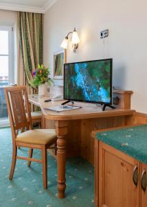 TV a/nebo společenská místnost v ubytování Hotel zur Post